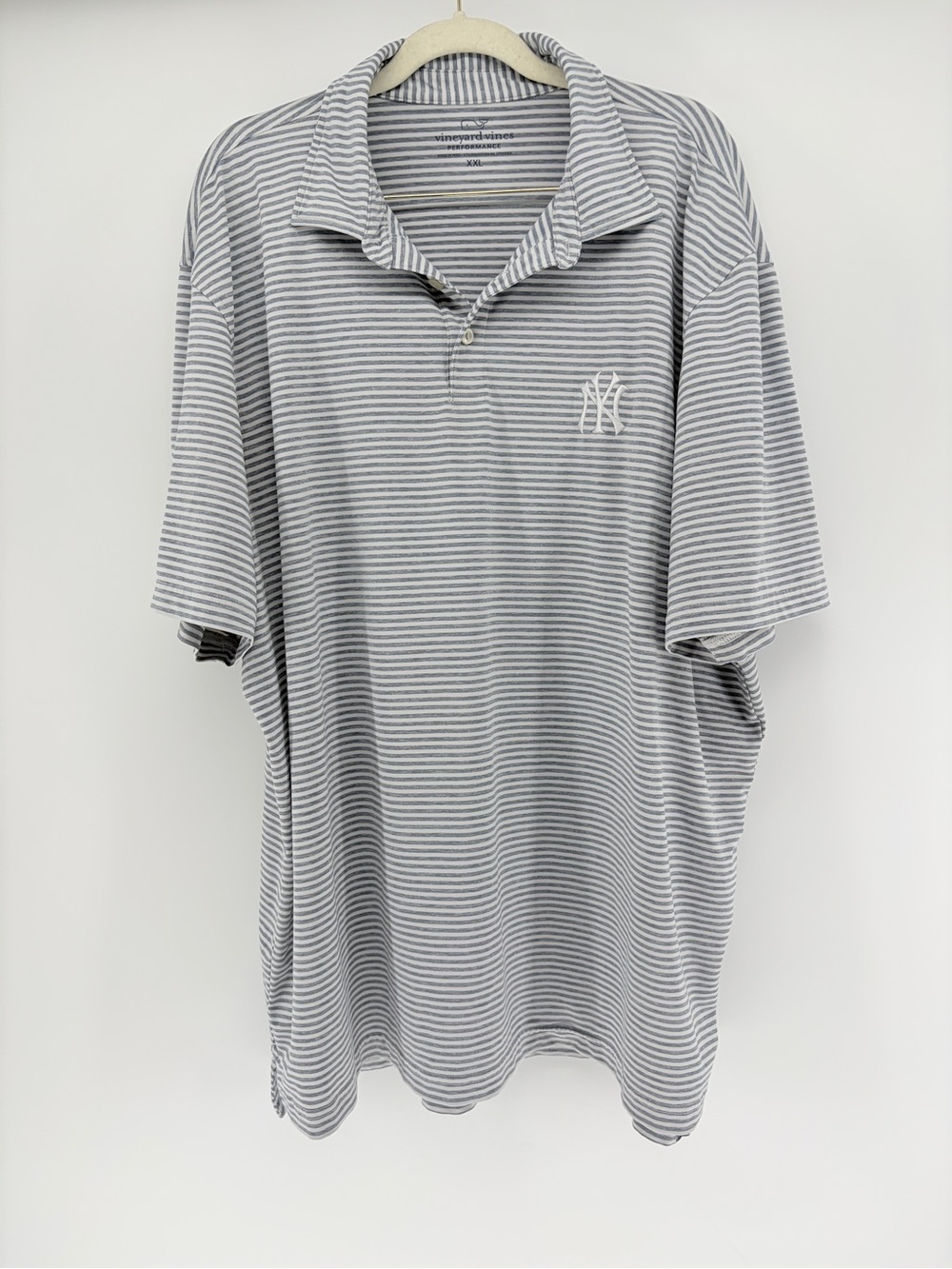 Vineyard Vines Performance NY New York Yankees Gray and White Striped Polo XXL